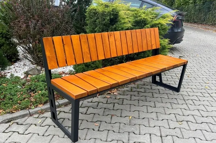 Amant penkki selkänojalla, suora moduuli1.webp