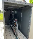 Pyöräkaappi_pyörä sisällä.webp