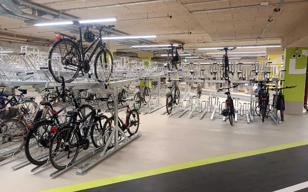 2t polkupyöräteline parkkihalli.webp