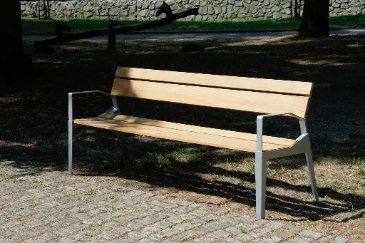 [LBG13b-180t] Berga puistonpenkki, selkänojalla, 1800 mm 